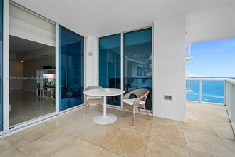 3801 Collins Ave in Miami, FL - Building Photo - Building Photo