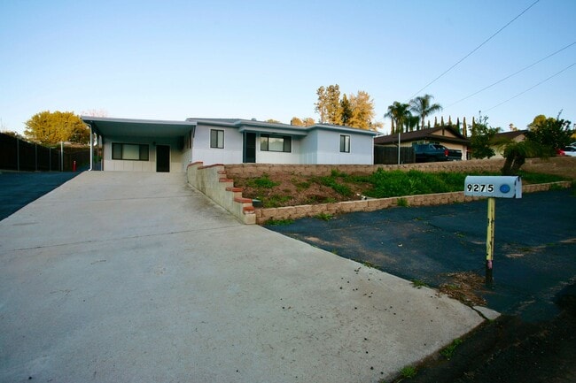 9275 Single Oak Dr in Lakeside, CA - Building Photo - Building Photo