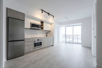 36-536 Zorra St in Toronto, ON - Building Photo - Building Photo