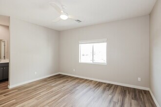 14251 N 7th St in Phoenix, AZ - Building Photo - Building Photo