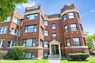 1346 W Howard St, Unit 1E in Chicago, IL - Building Photo