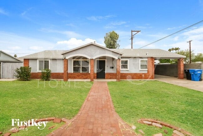 property at 3250 N 26th Pl