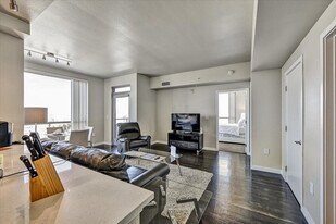 77 N Almaden Ave in San Jose, CA - Building Photo