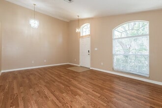 25806 Bloomsbury Ct in Land O Lakes, FL - Foto de edificio - Building Photo