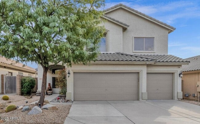property at 2009 E Creedance Blvd