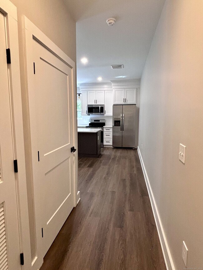 5 N Salem Rd in Ridgefield, CT - Building Photo - Building Photo