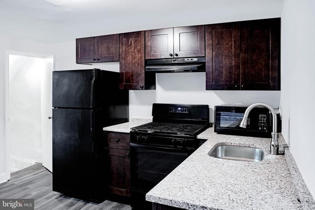 2348 Moore St in Philadelphia, PA - Building Photo - Building Photo