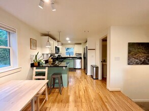 4816 Delridge Wy SW in Seattle, WA - Building Photo - Building Photo