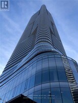 11 Wellesley St W in Toronto, ON - Building Photo