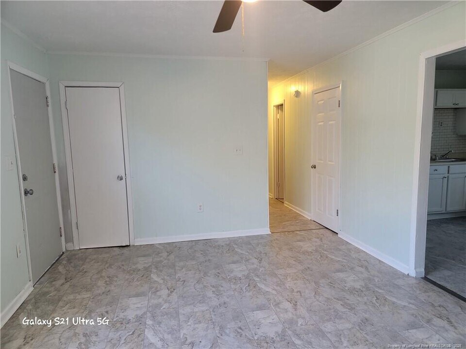 6690 Turnpike Rd in Raeford, NC - Building Photo