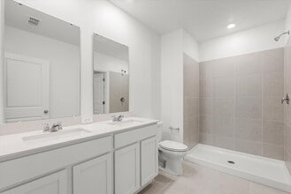 1377 Loxley Trl in Kissimmee, FL - Building Photo - Building Photo