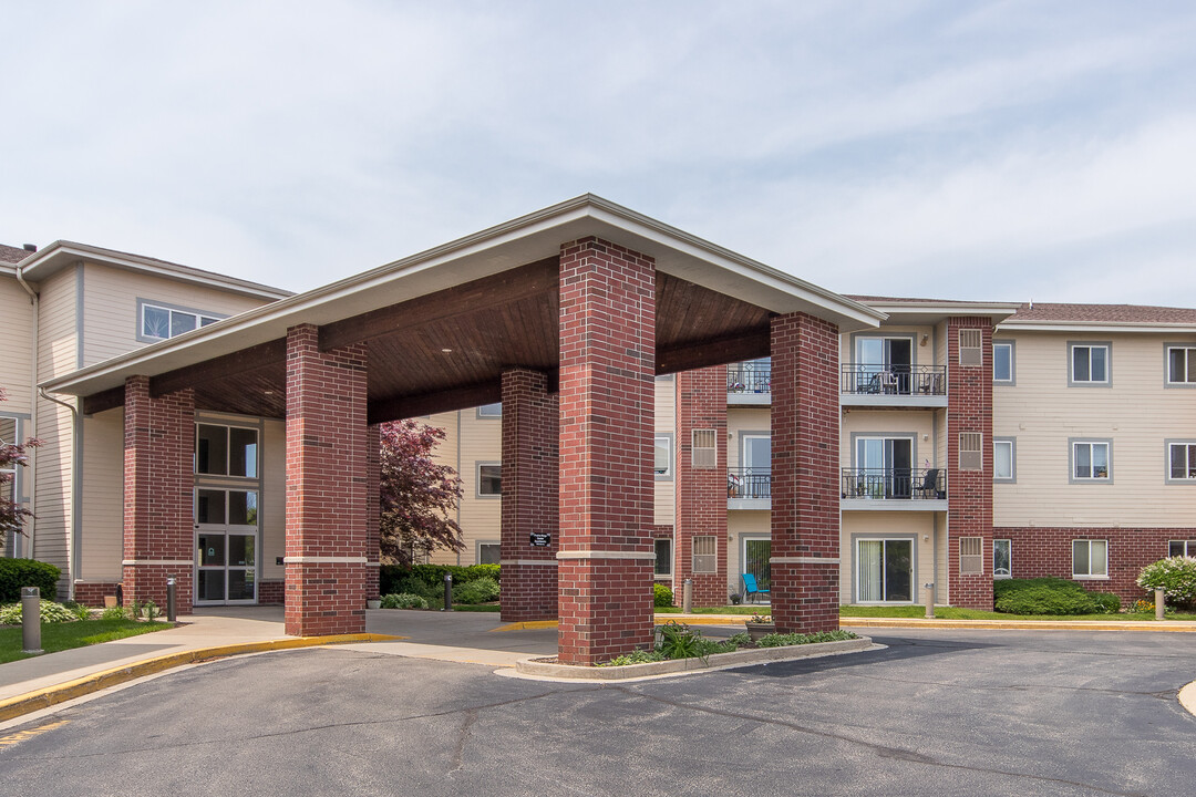 Prairie Ridge Senior in Pleasant Prairie, WI - Building Photo