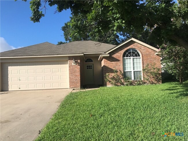 property at 1913 Stratford Dr