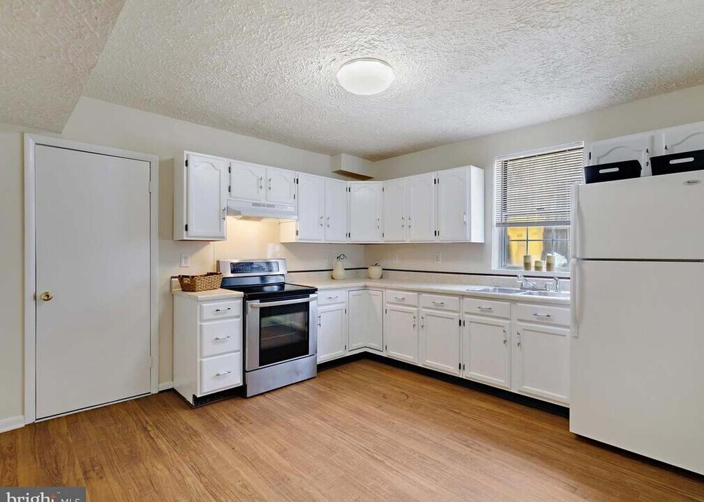 752 225th St, Unit 752 in Pasadena, MD - Foto de edificio