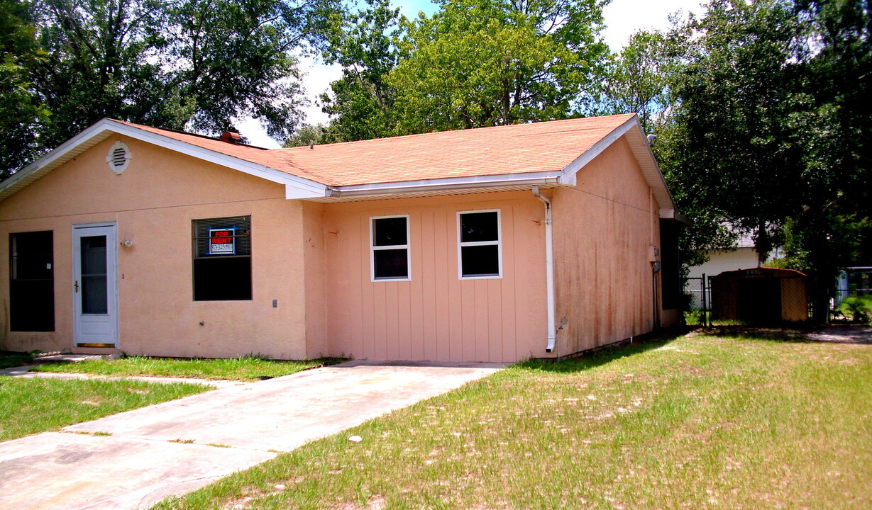 4709 Larch Dr in Zephyrhills, FL - Building Photo