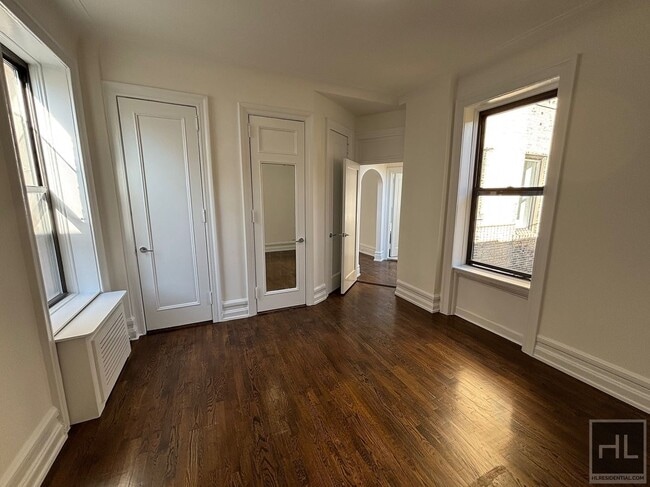 WEST 72 STREET in New York, NY - Building Photo - Building Photo