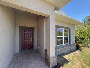 112 Lantana Rd in Rotonda West, FL - Building Photo - Building Photo