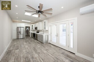 494 S Marengo Ave in Pasadena, CA - Building Photo - Building Photo