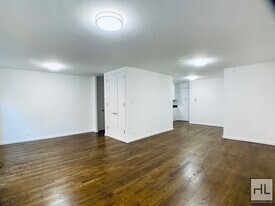 E 16 ST in New York, NY - Building Photo