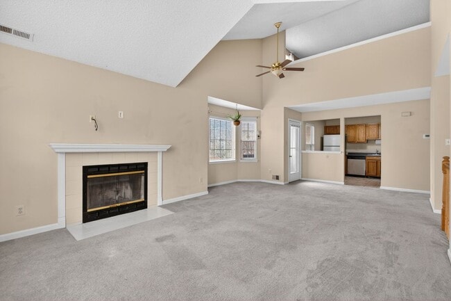 4202 Waltham Ct in Yardley, PA - Foto de edificio - Building Photo