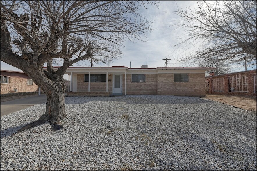 3302 Lorne Rd in El Paso, TX - Building Photo