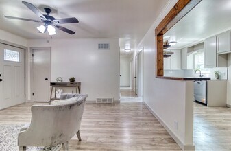 2114 W 48th Pl in Tulsa, OK - Building Photo - Building Photo