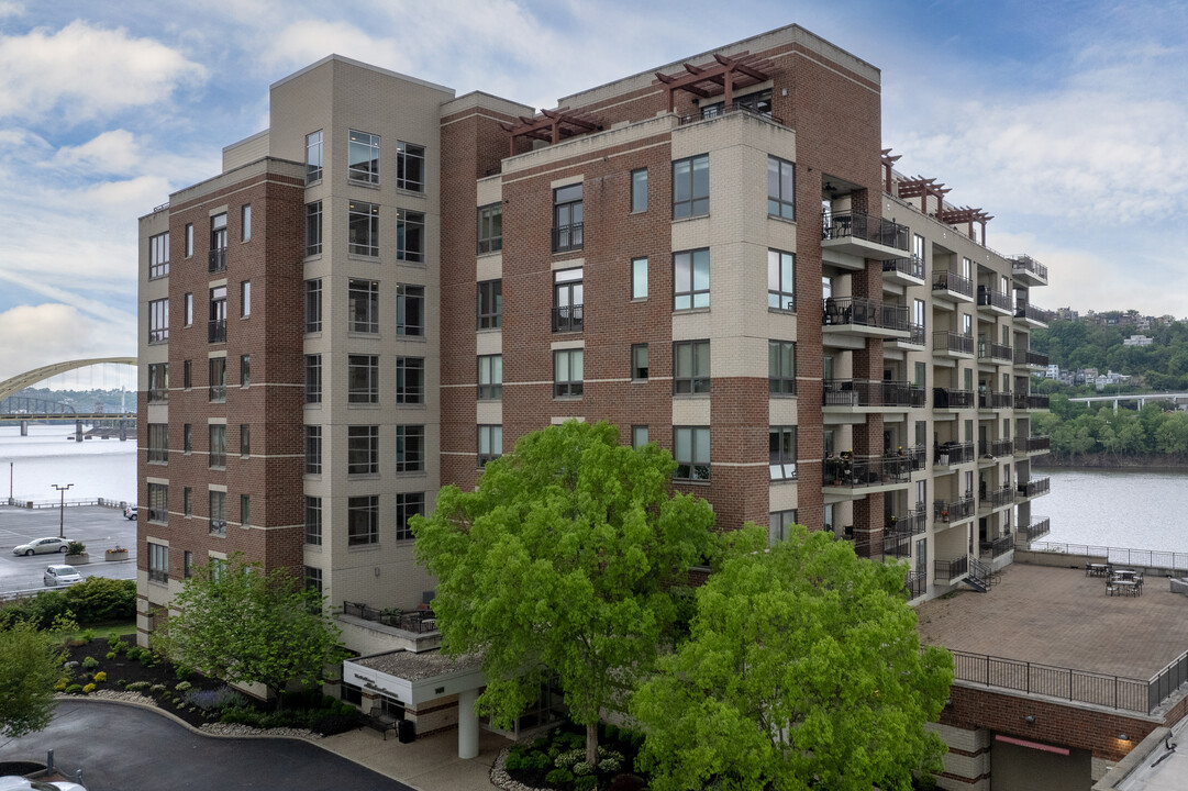 The Residences at Harbor Greene in Bellevue, KY - Building Photo