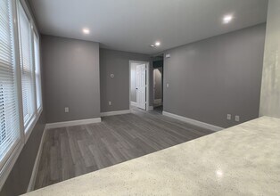 102 Nonantum St, Unit 102 in Boston, MA - Building Photo - Building Photo