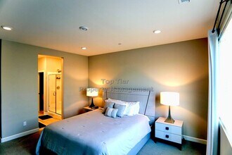 2061 Julie Dawn Pl in Escondido, CA - Building Photo - Building Photo