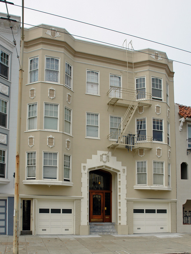 3759 Fillmore St in San Francisco, CA - Building Photo - Building Photo