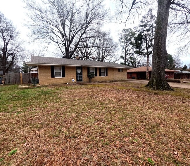 4898 Dianne Dr in Memphis, TN - Building Photo - Building Photo