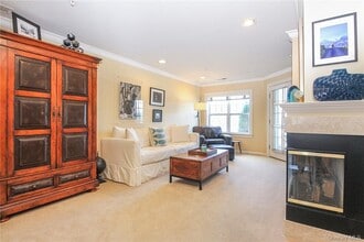 213 Waterside Close in Peekskill, NY - Building Photo - Building Photo