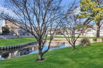 536 Furman Ct in Virginia Beach, VA - Foto de edificio - Building Photo