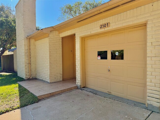 2507 Coopers Post Ln in Sugar Land, TX - Building Photo - Building Photo