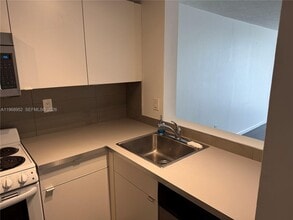 492 NW 165th St in Miami, FL - Building Photo - Building Photo