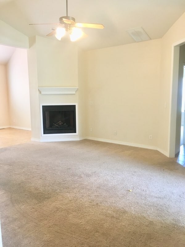 119 Birchtree Cir in St. Robert, MO - Building Photo - Building Photo