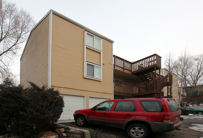 Building 2 in Colorado Springs, CO - Foto de edificio - Building Photo