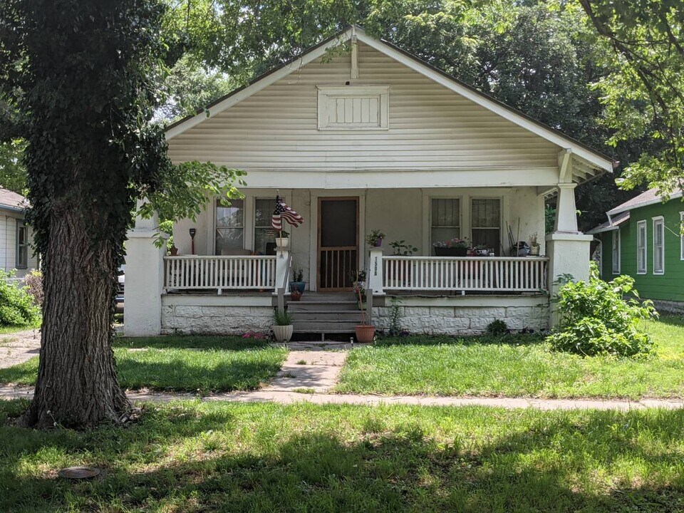 1506 S Waco Ave in Wichita, KS - Foto de edificio