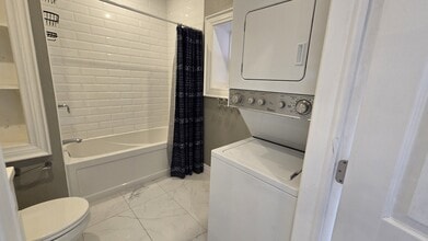 76 Burlington St E in Hamilton, ON - Building Photo - Building Photo