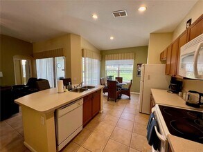 8127 Fan Palm Way in Kissimmee, FL - Foto de edificio - Building Photo