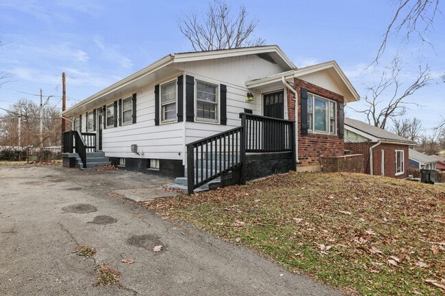 property at 3337 Houston St