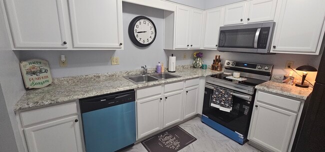 property at 408 La Fontenay Ct
