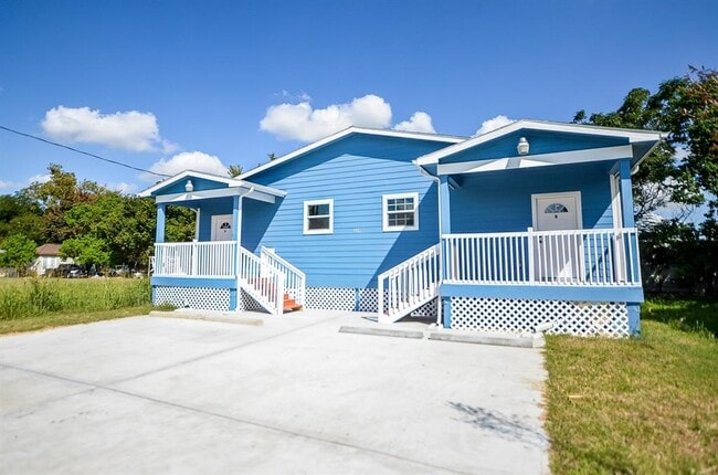 239 Broadhurst Dr in Houston, TX - Building Photo - Building Photo