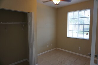 1108 Lucaya Dr in West Palm Beach, FL - Foto de edificio - Building Photo