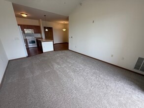 5831 Lupine Ln, Unit #314 in Madison, WI - Foto de edificio - Building Photo