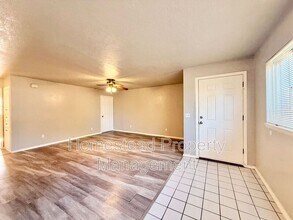 2744 SW 64th St in Oklahoma City, OK - Foto de edificio - Building Photo