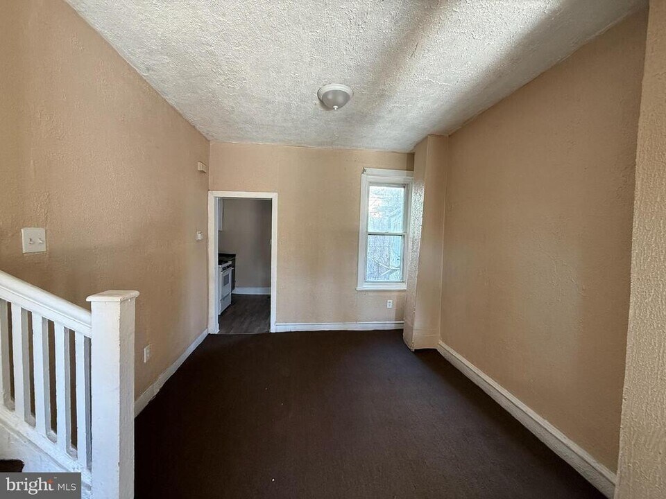 2411 W Indiana Ave in Philadelphia, PA - Building Photo