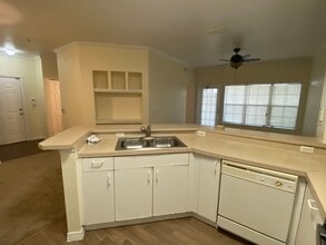 3561 Conroy Rd in Orlando, FL - Building Photo - Building Photo