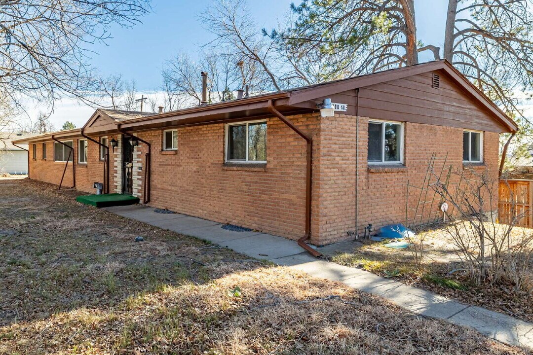 300 S Forest St in Denver, CO - Building Photo