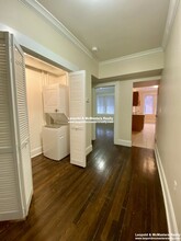 17 Short St, Unit 3 in Brookline, MA - Foto de edificio - Building Photo